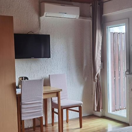 House Viktoria Hotel Selište Drežničko Buitenkant foto