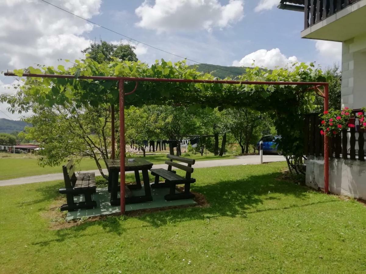 House Viktoria Hotel Selište Drežničko Buitenkant foto